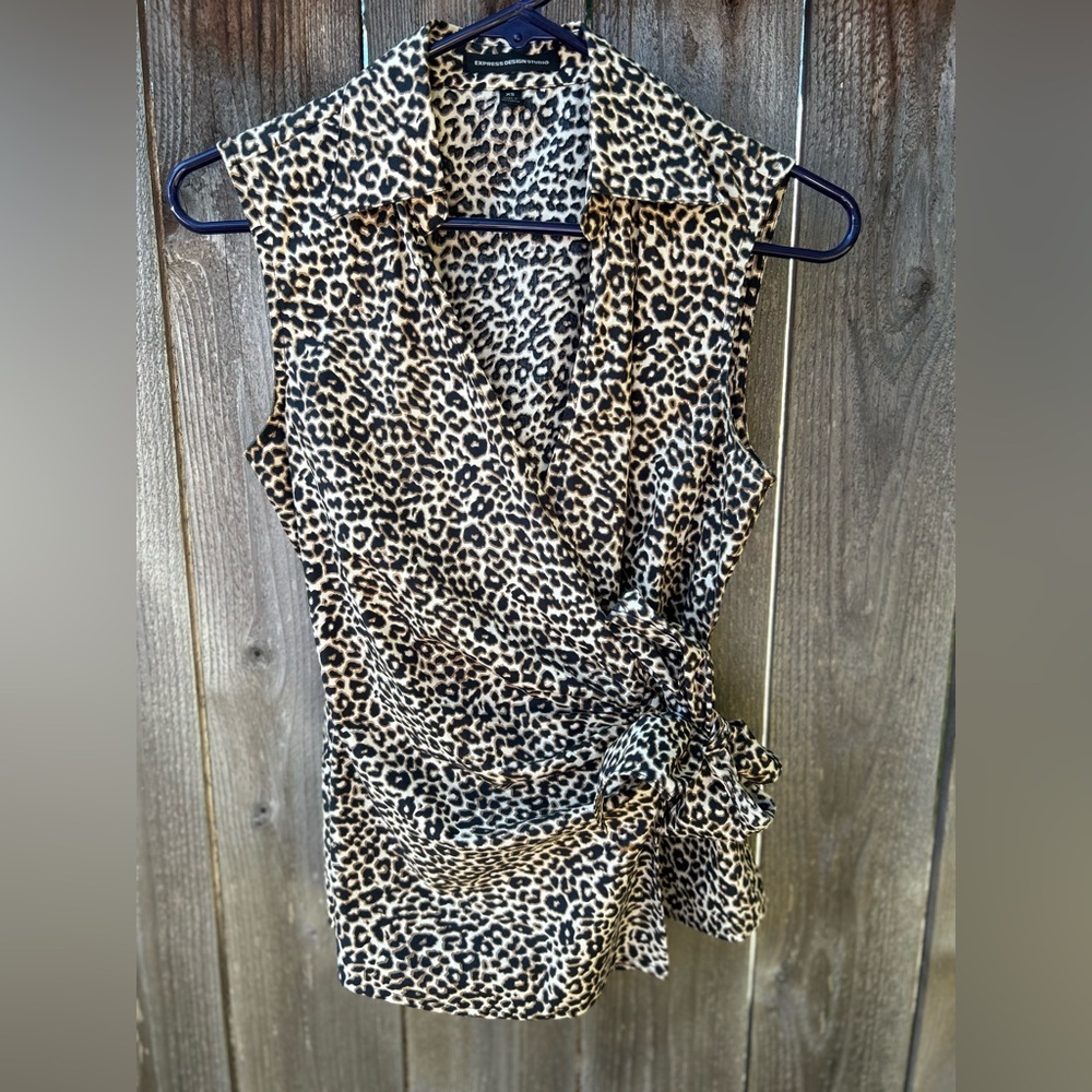 Express XS wrap leopard top